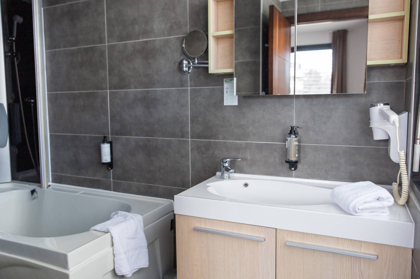 Zenitude Hôtel Ferney-Voltaire-France-FERNEY-VOLTAIRE-Room-5