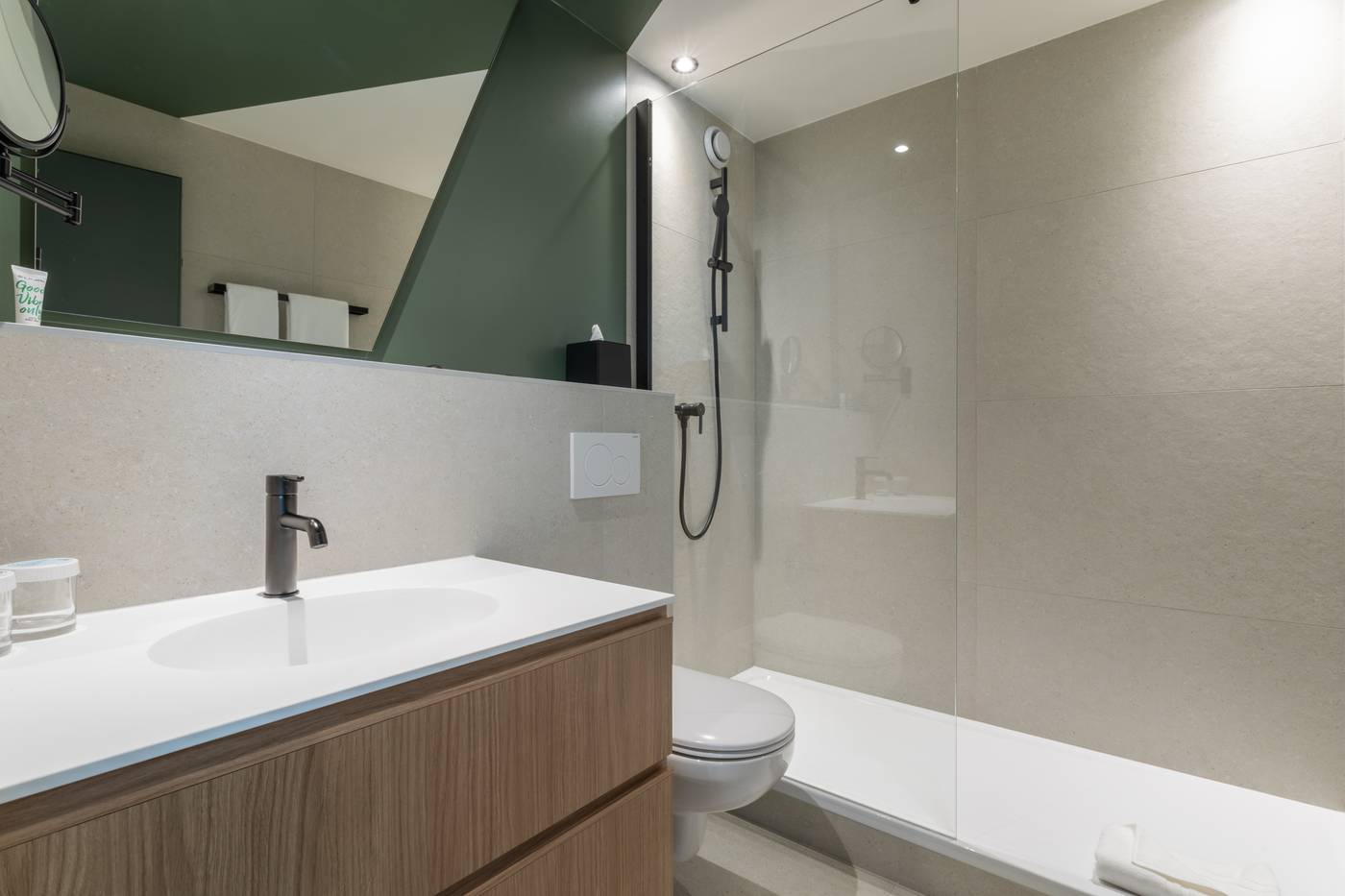 Hotel-Everness--Signature-Collection-Room-24