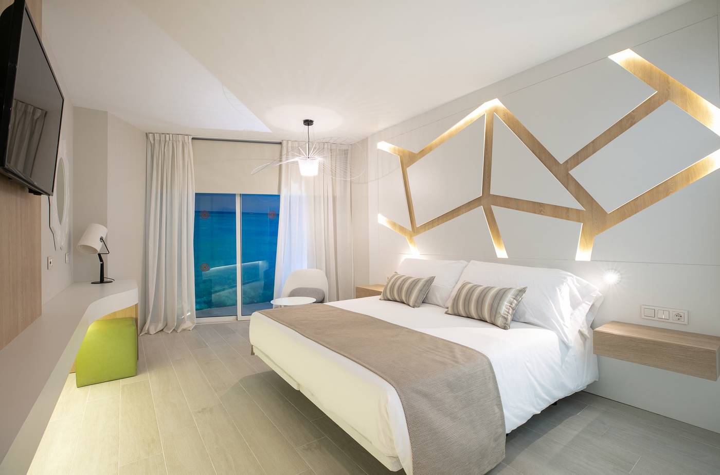 The-Ibiza-Twiins-Room-28