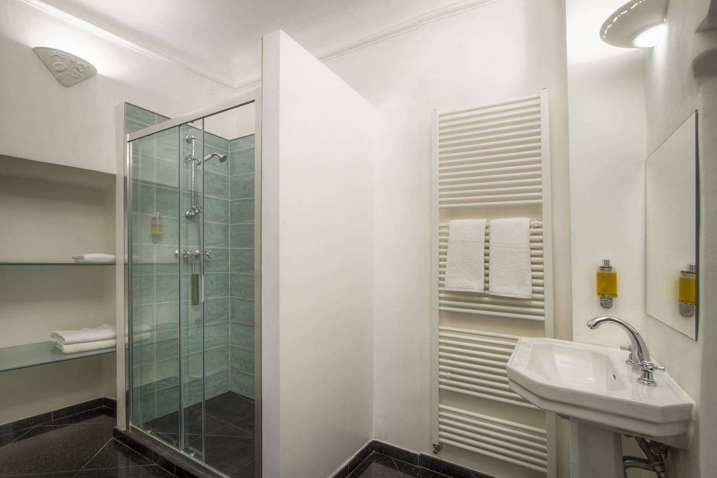 Black-Star-Suites-Room-19