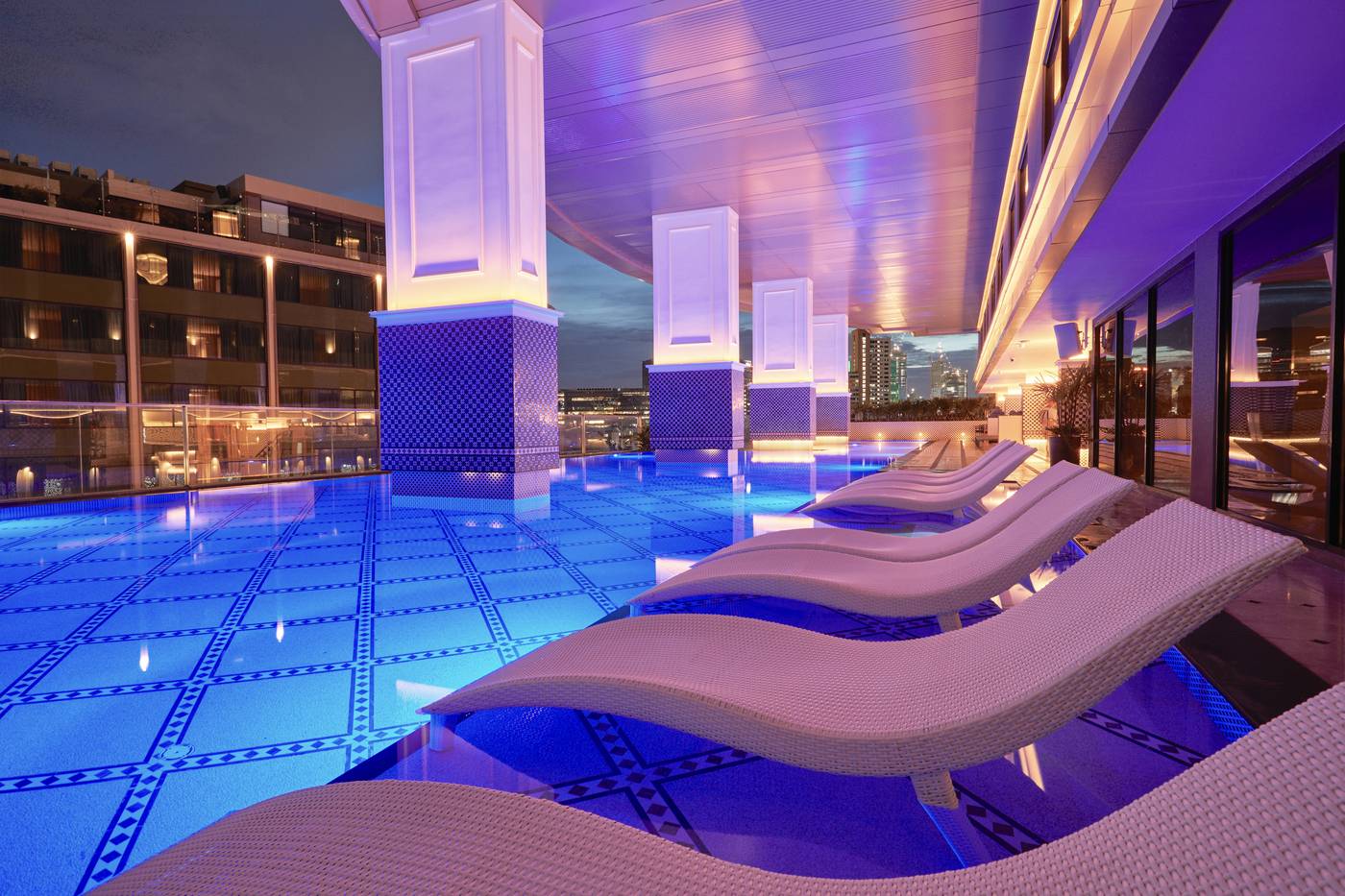 VALIA-Hotel-Bangkok-Sukhumvit-Pool-73