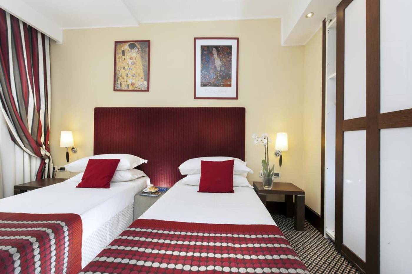 Cardinal-Hotel-St-Peter-Rome-Room-24
