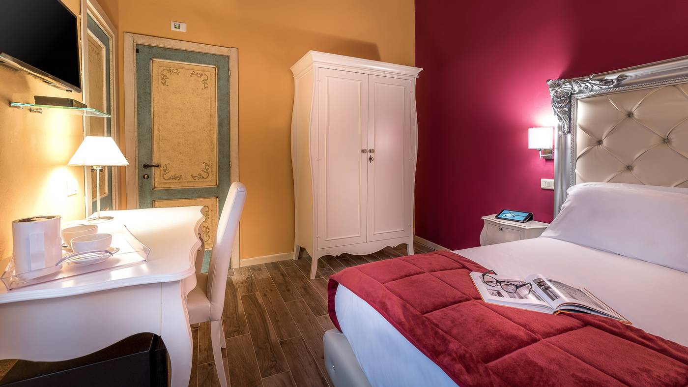 Residenza-Conte-di-Cavour-Luxury-Rooftop-Room-1