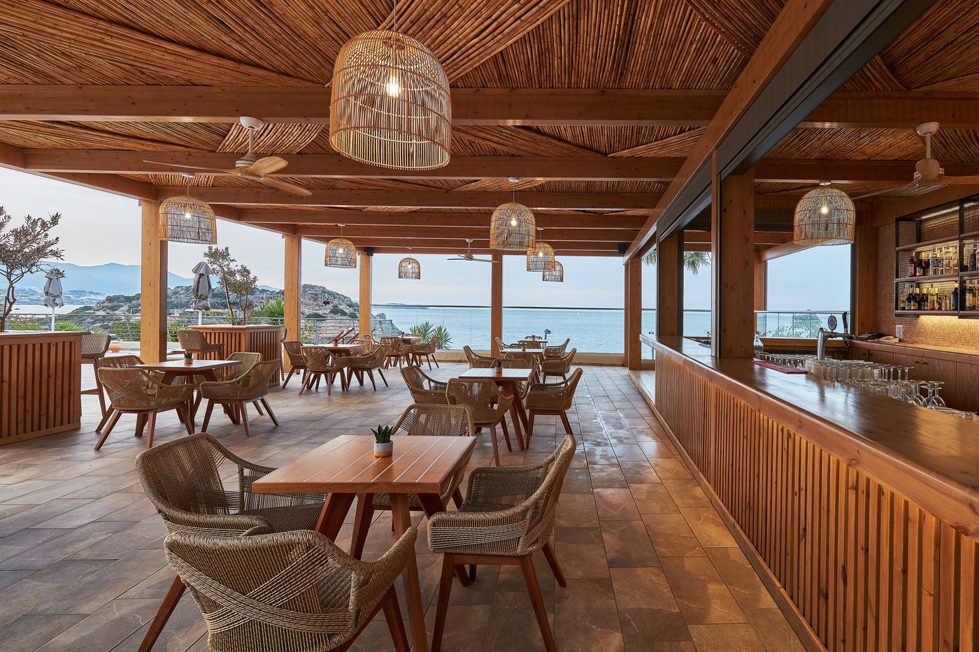 Blue-Marine-Resort---Spa-Bar-45