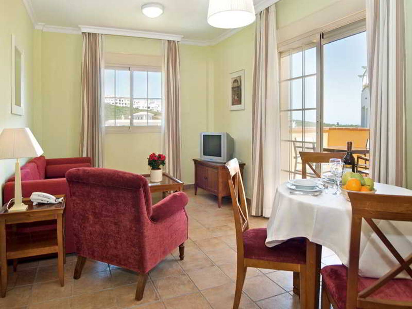 Golf---Beach-Vista-Real-Room-13