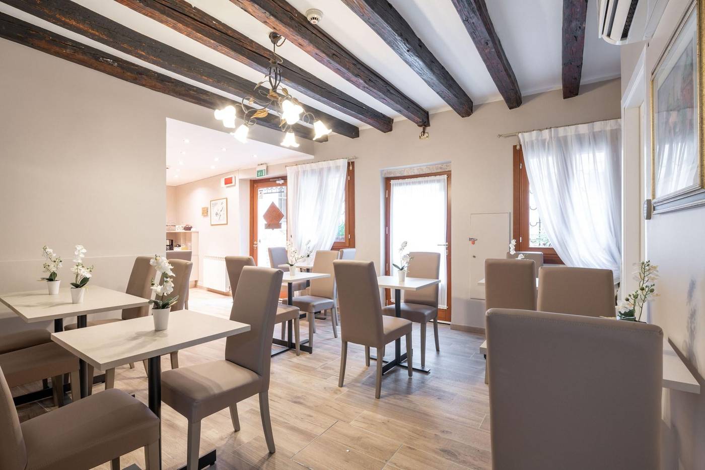 Hotel-Herion-Room-16