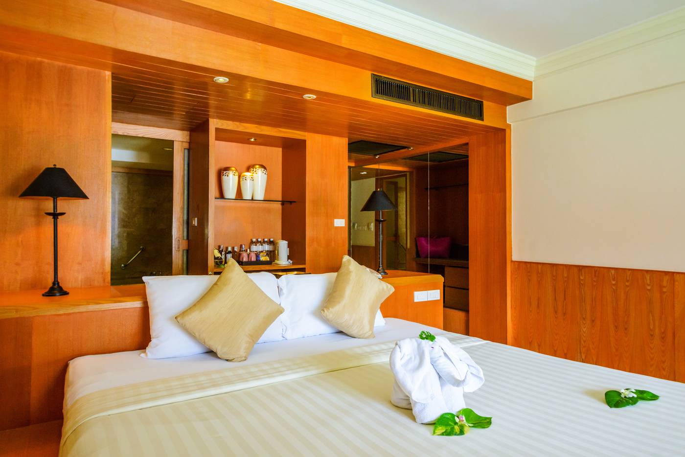 Seaview-Patong-Room-15