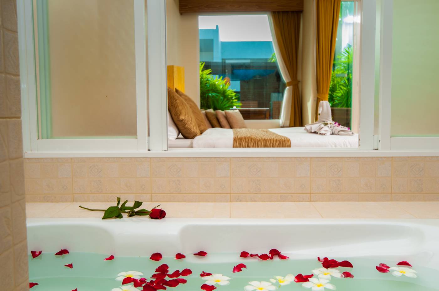 BLU-PINE-Villa---Pool-Access-Room-54