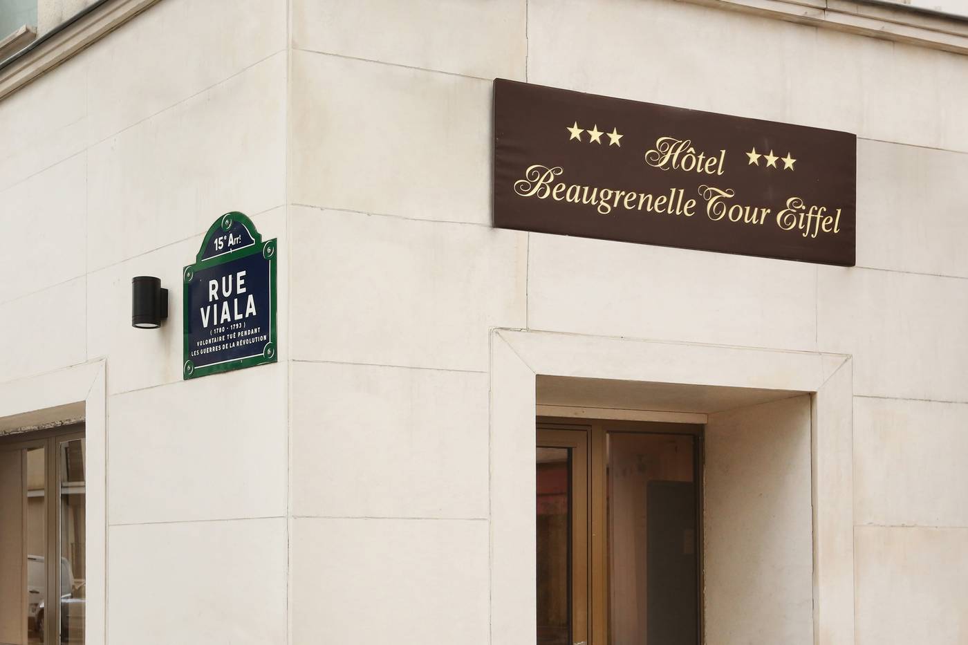 Hotel-Beaugrenelle-Tour-Eiffel-General-view-8