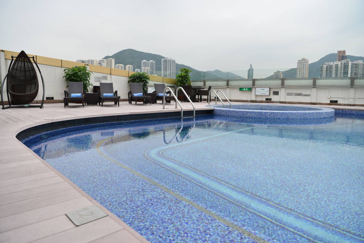 Regal-Hongkong-Hotel-Pool-9