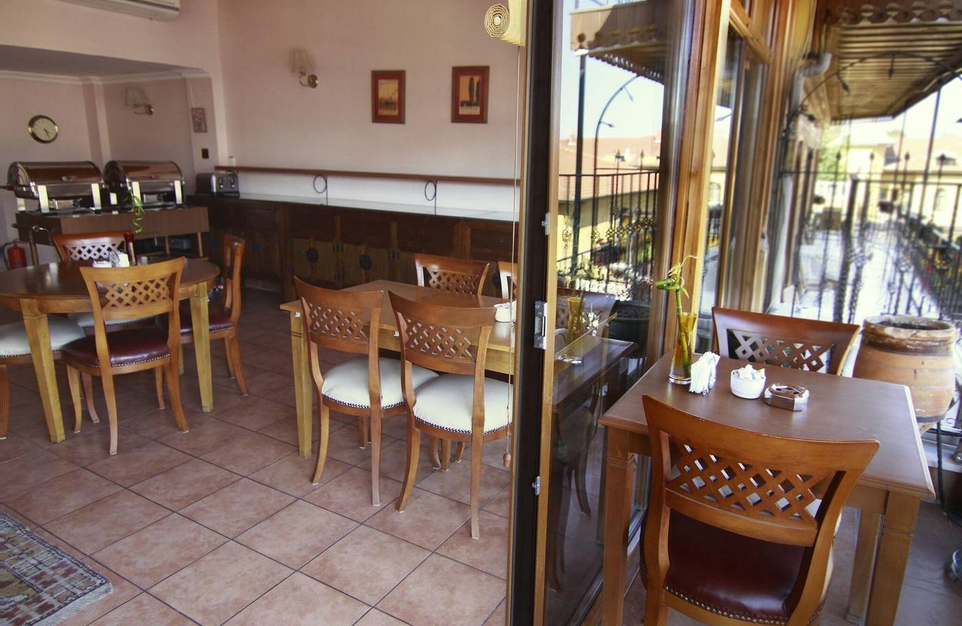 Uyan-Hotel-Restaurant-3