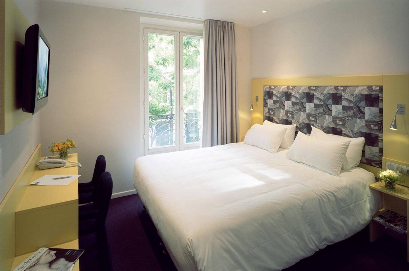 Au-Palais-de-Chaillot-General-view-33