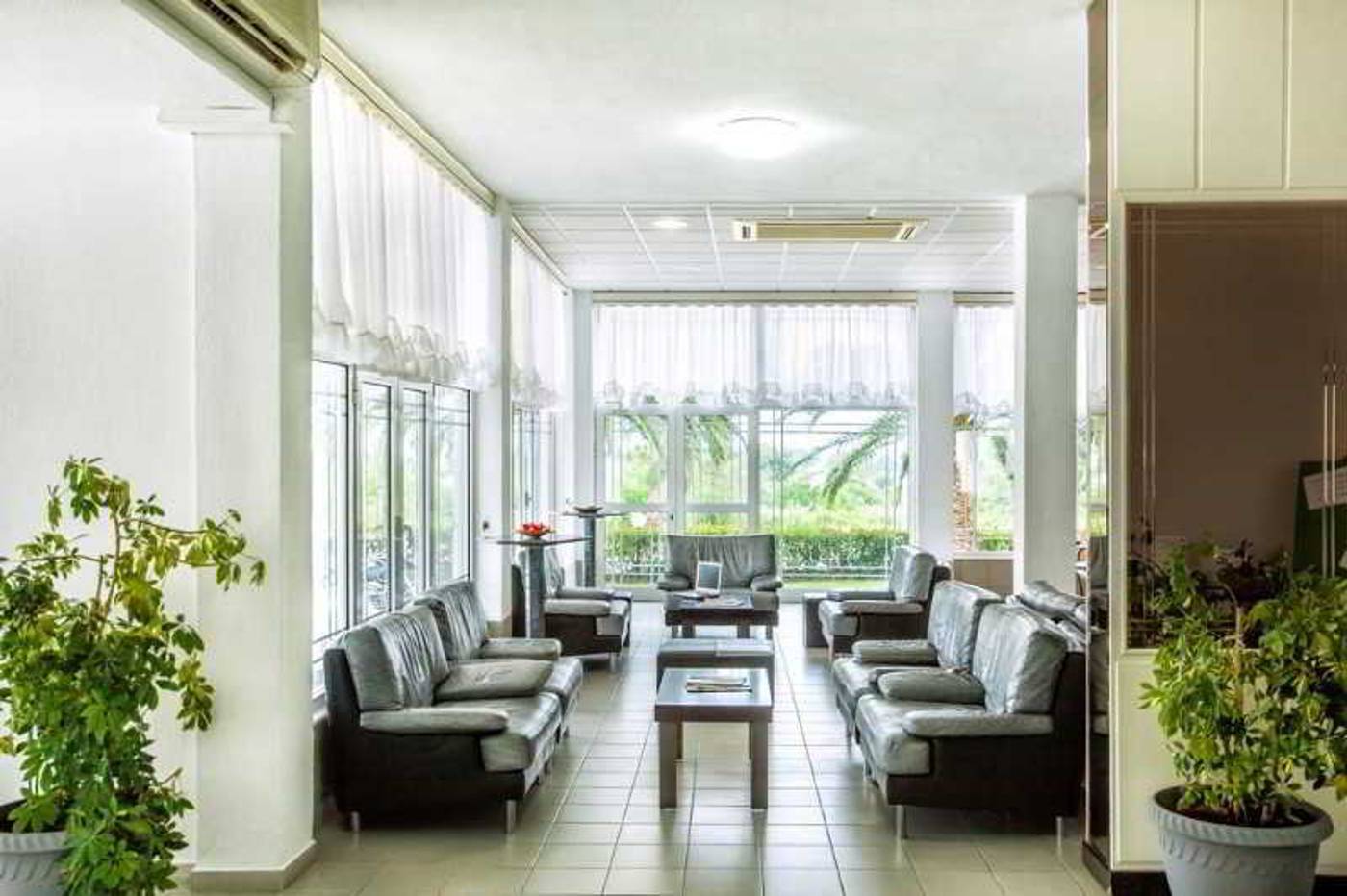 Port-Marina-Lobby-50