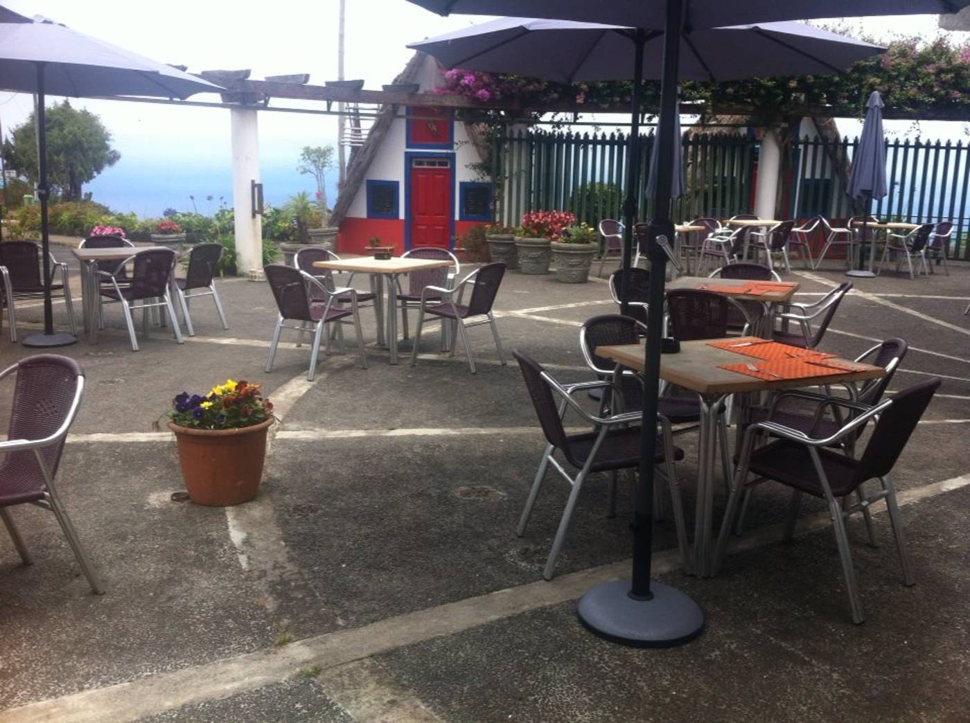 Cabanas-de-S----o-Jorge-Village-Bar-8