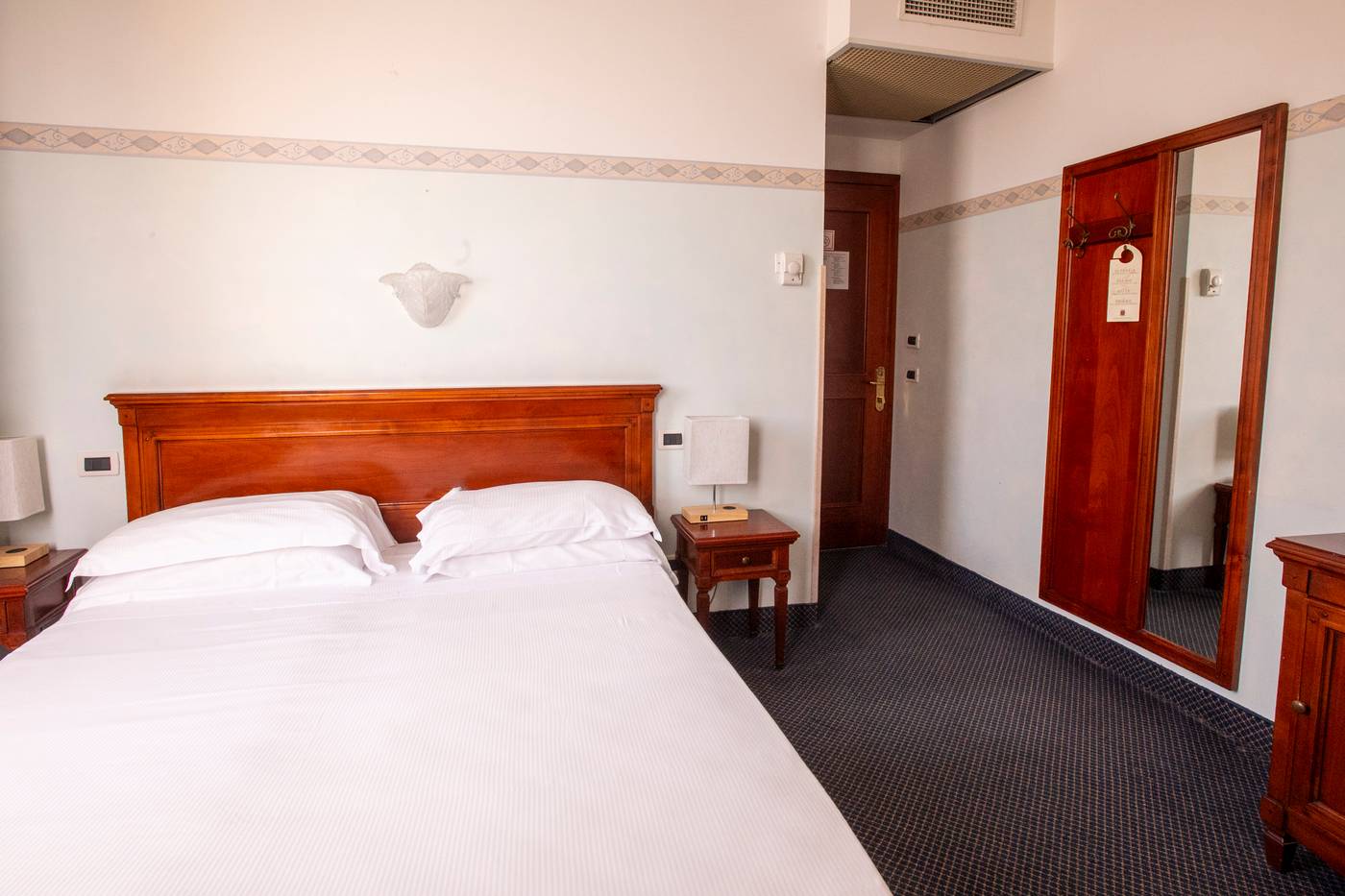 Russo-Palace-Room-20