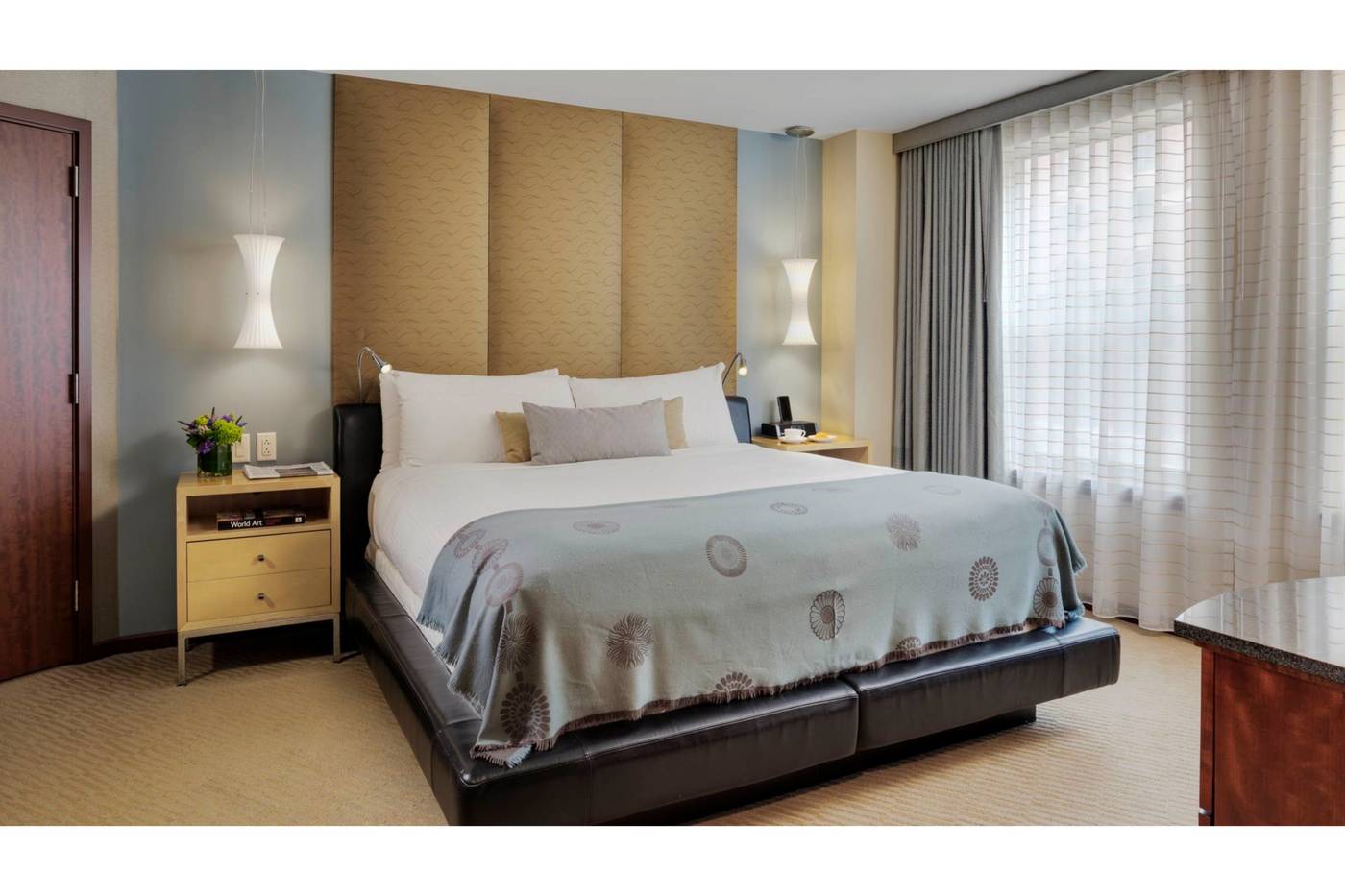 Battery-Wharf-Hotel--Boston-Waterfront-Room-28