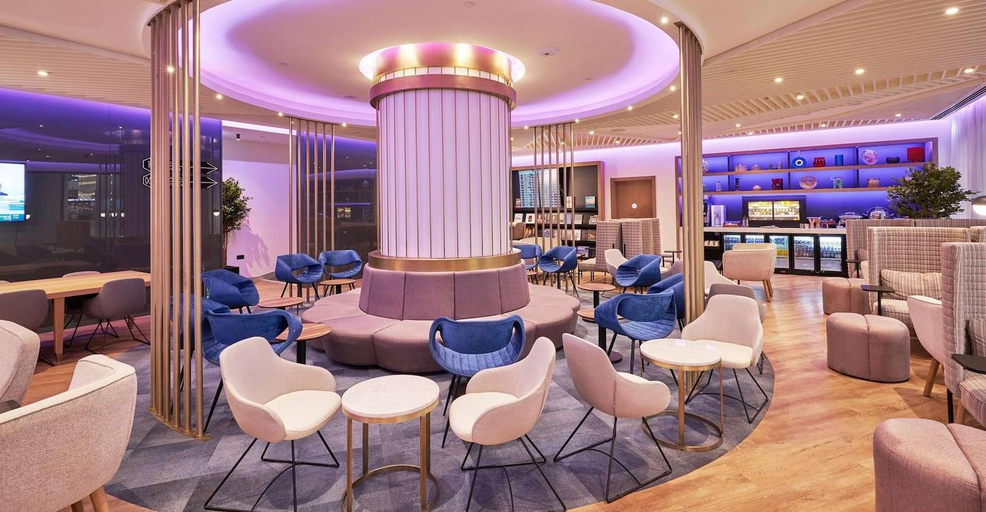 Yotelair-Istanbul-Airport-Airside--Duty-Free-Bar-1