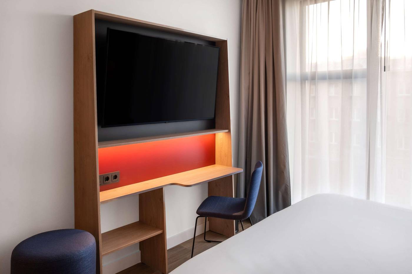 Hampton-By-Hilton-Tallinn-Room-25