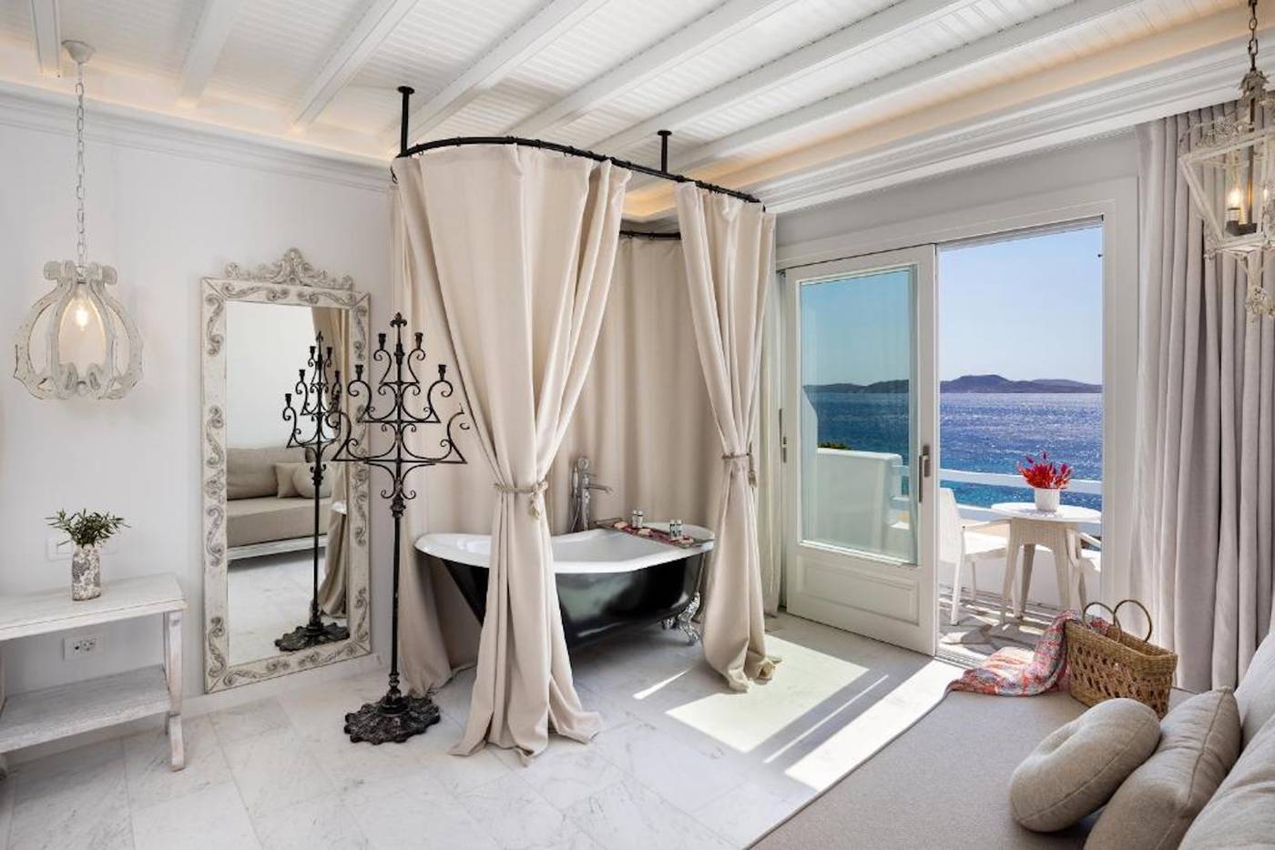 Saint-John-Hotel-Villas---Spa-Room-57
