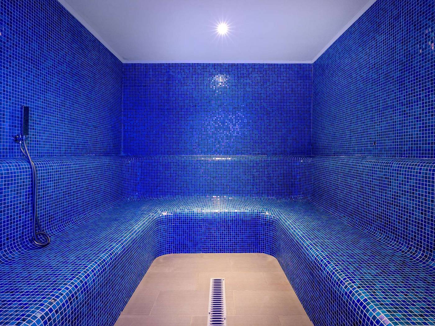 Alexia-Premier-City-Hotel-Sports-and-Entertainment-49