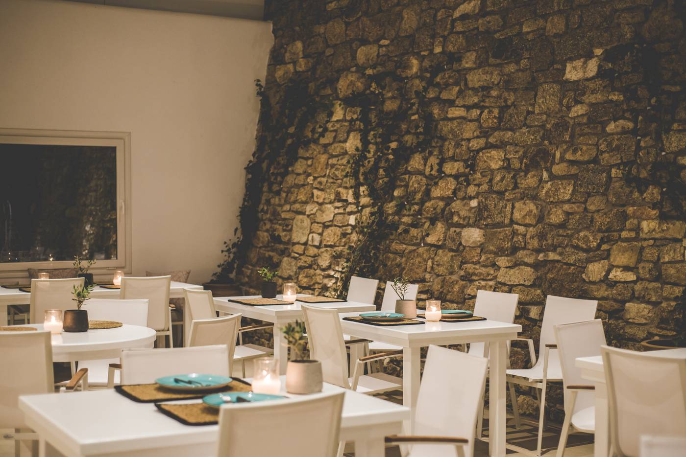 Super-Paradise-Hotel-Restaurant-47