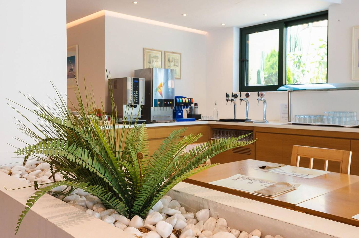 Silver-Beach-Restaurant-41