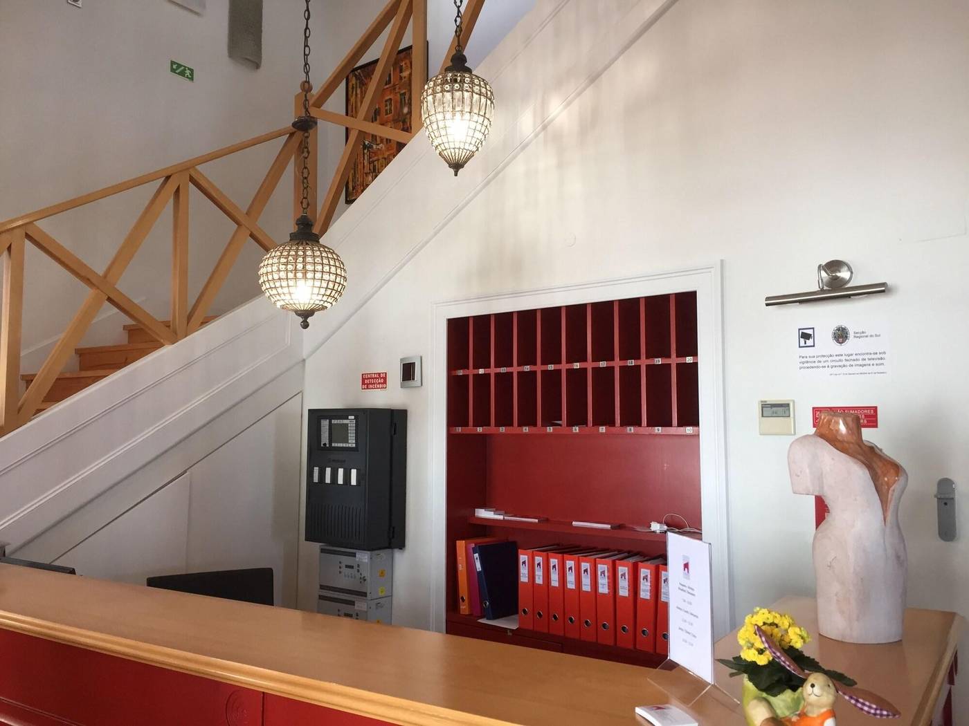 Casa-do-Medico-de-S--Rafael-Lobby-26