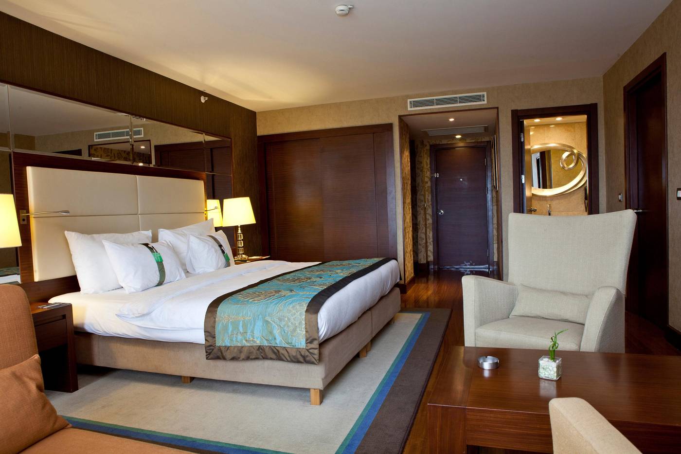 Holiday-Inn-Sisli-Room-24