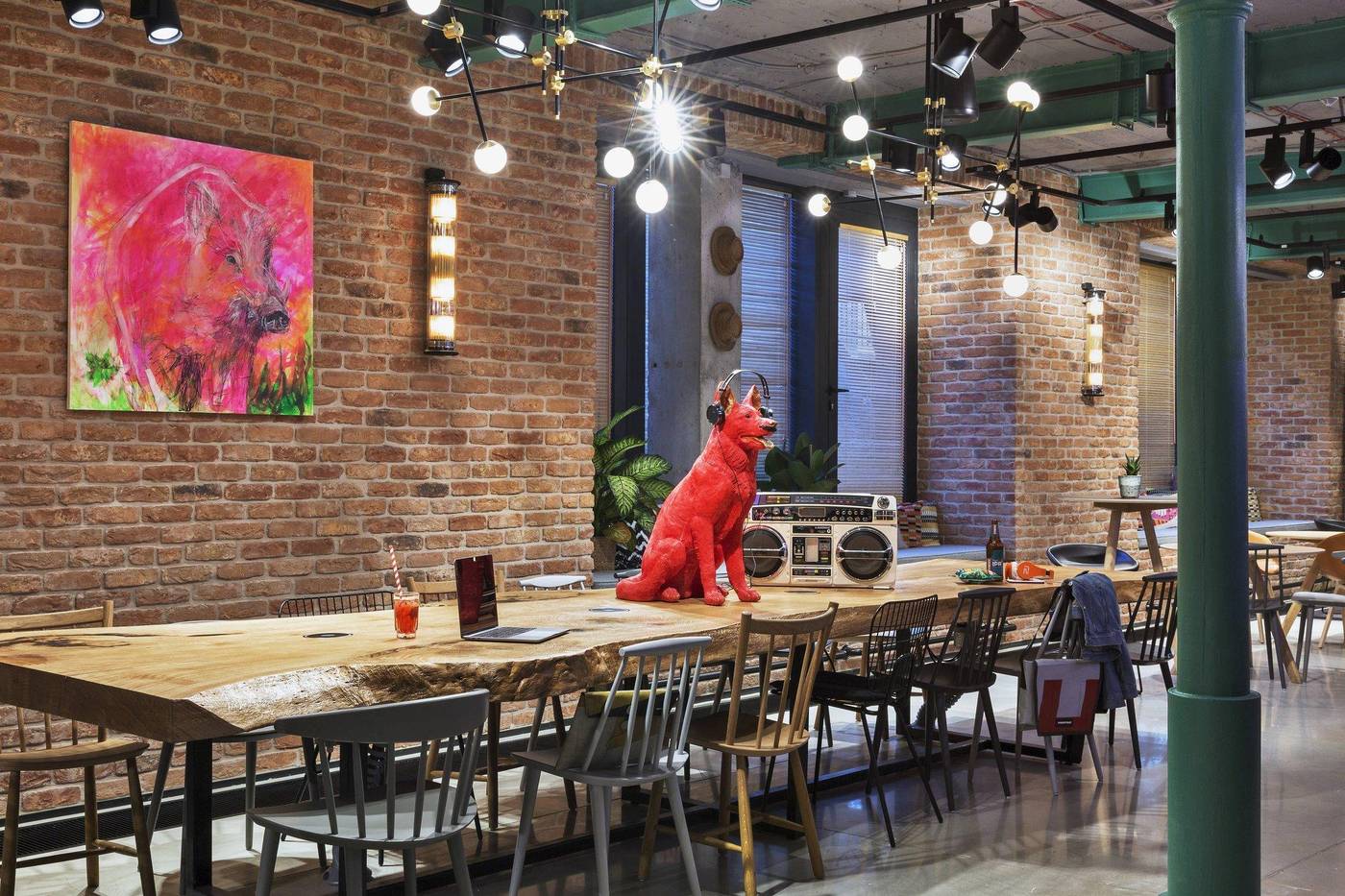 Moxy-Warsaw-Praga-Lobby-12