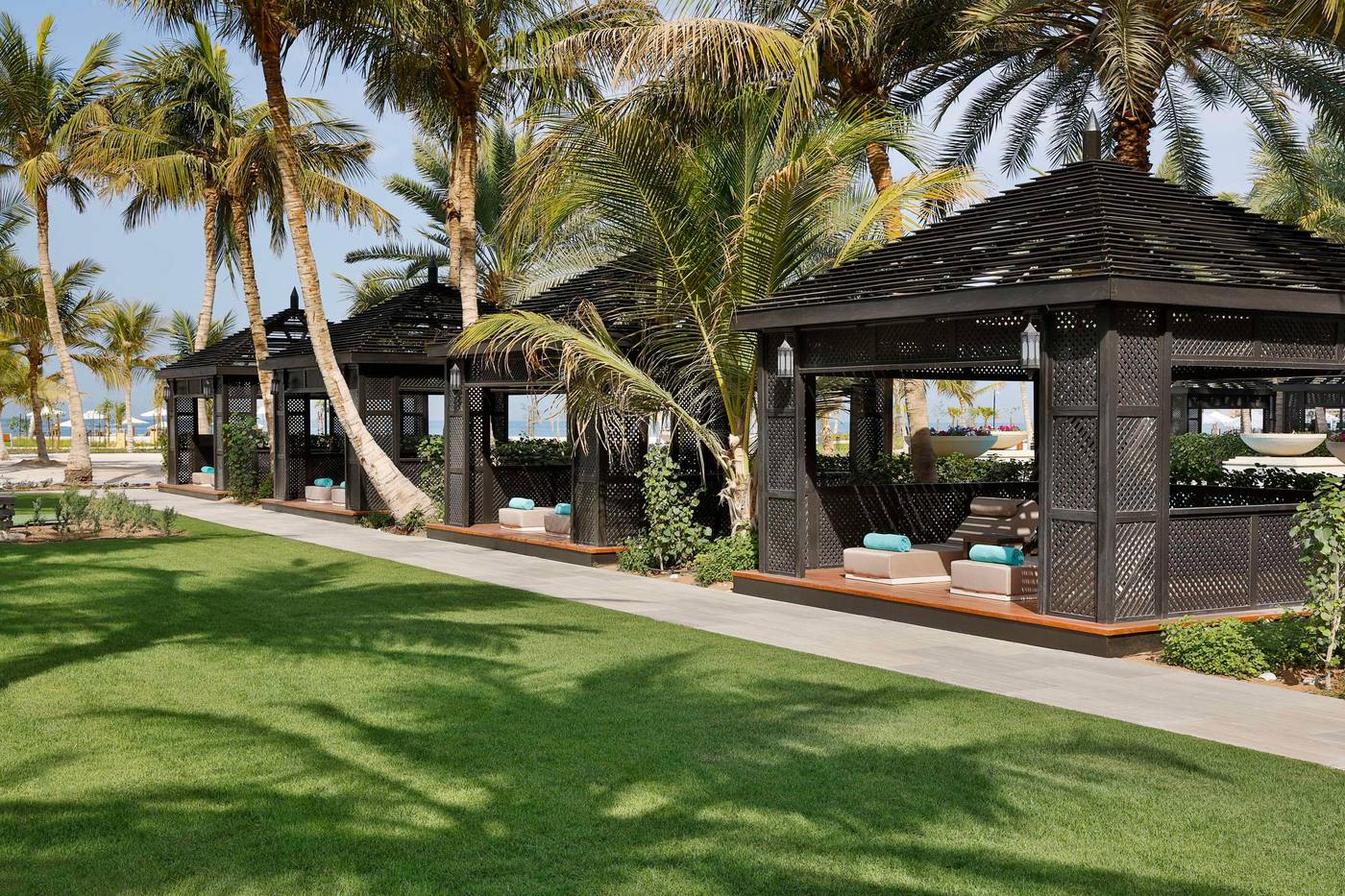 Waldorf-Astoria-Ras-Al-Khaimah-Pool-9