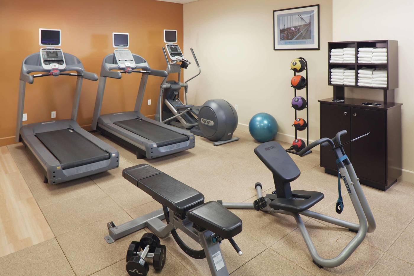 Doubletree-Hotel-Jersey-City-Sports-and-Entertainment-32