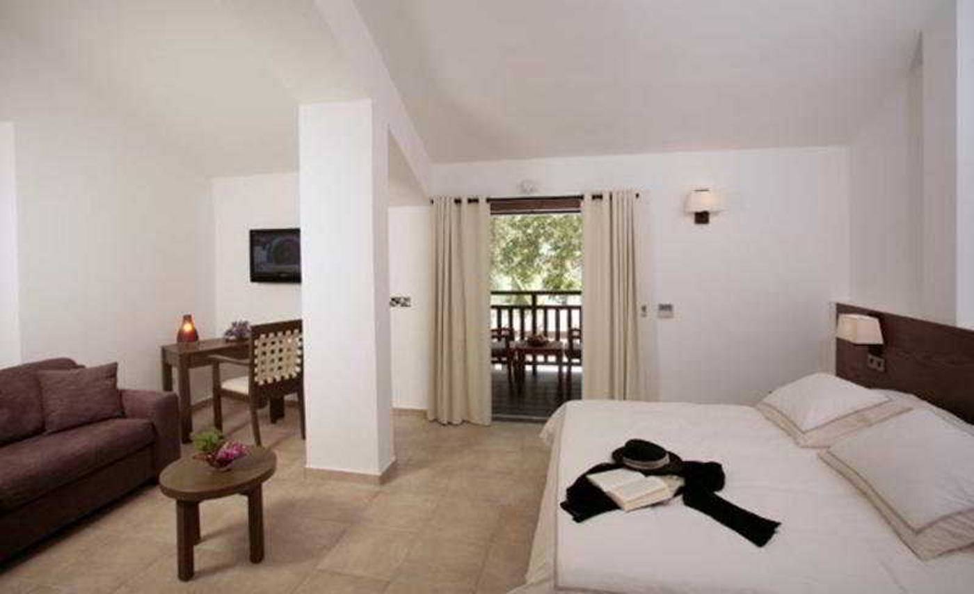 Ayii-Anargyri-Natural-Healing-Spa-Room-7
