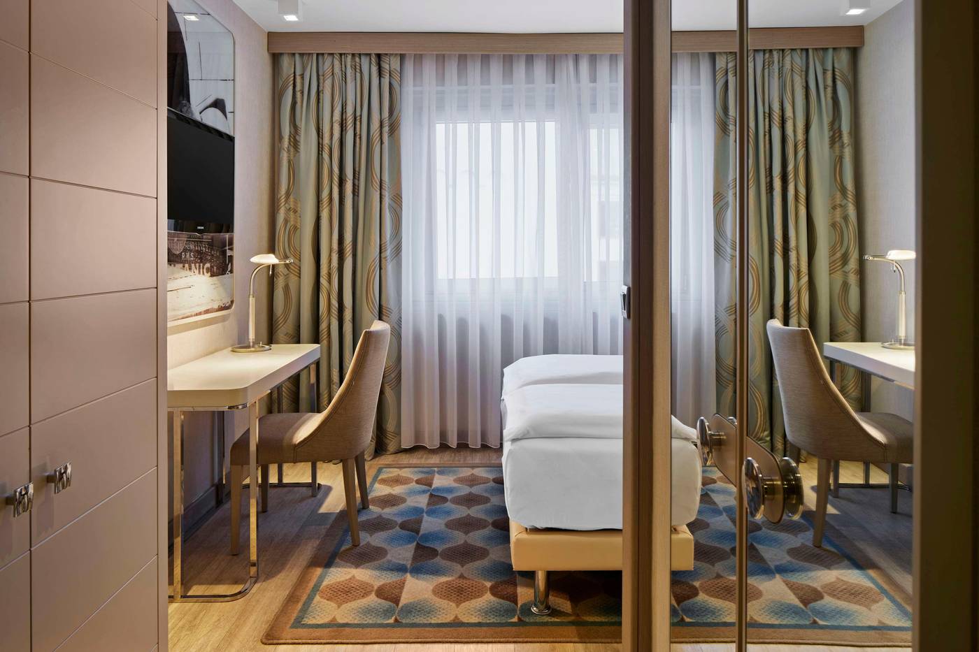 Titanic-Comfort-Mitte-Room-5