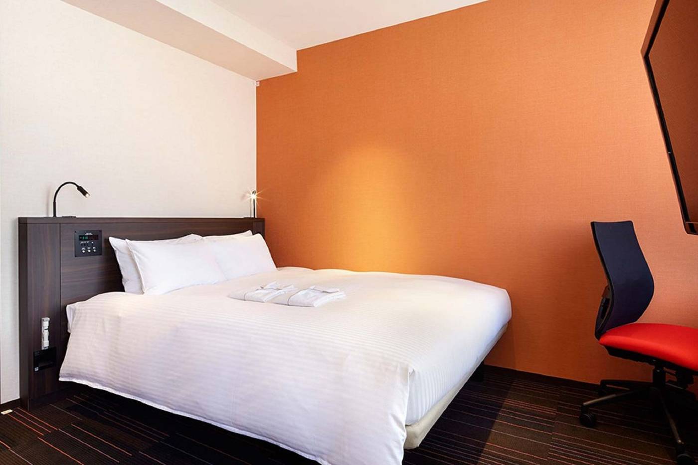 the b akasaka-mitsuke-Japan-TOKYO-Room-8