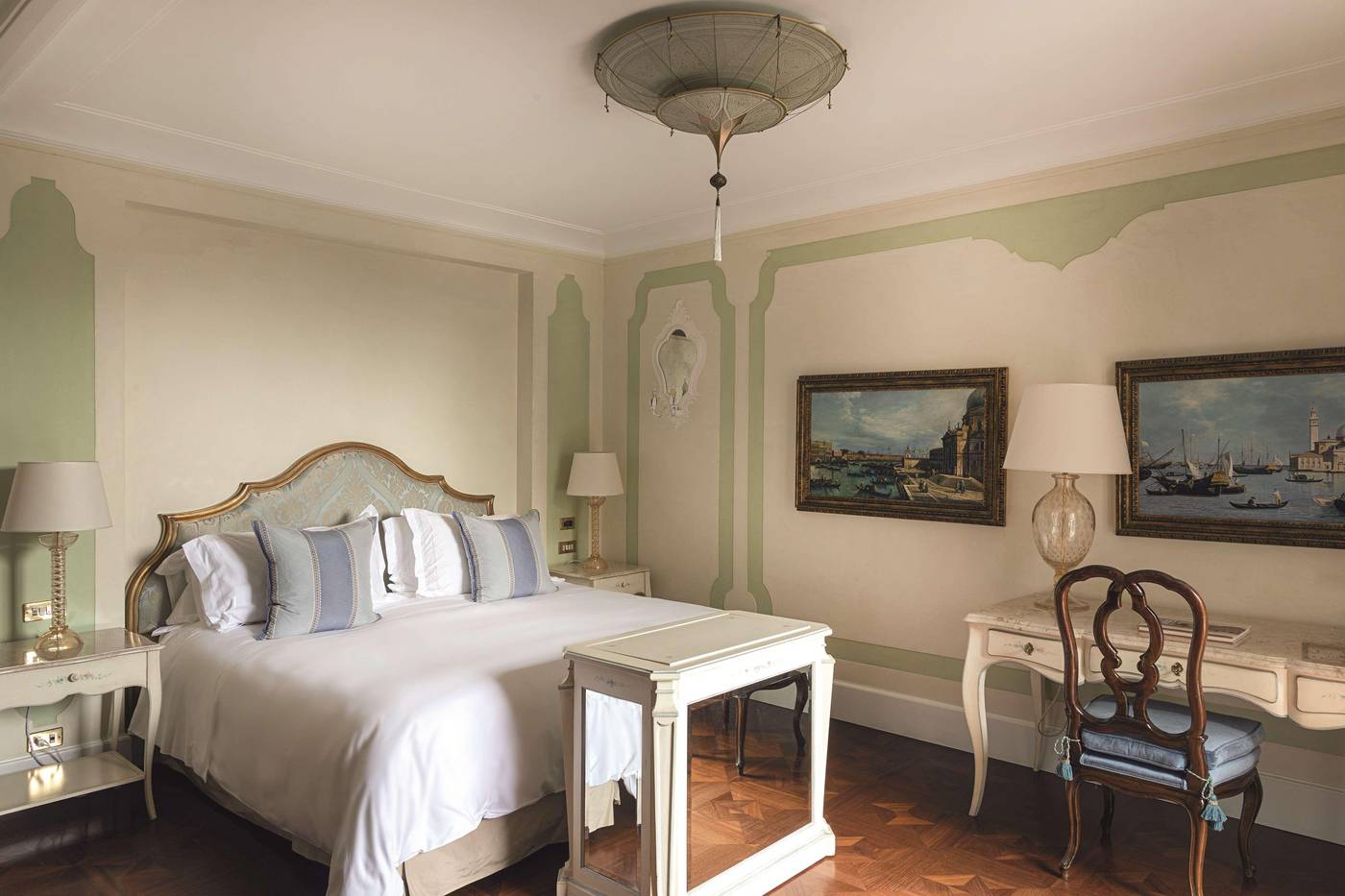 Hotel-Cipriani--A-Belmond-Hotel--Venice-Room-24