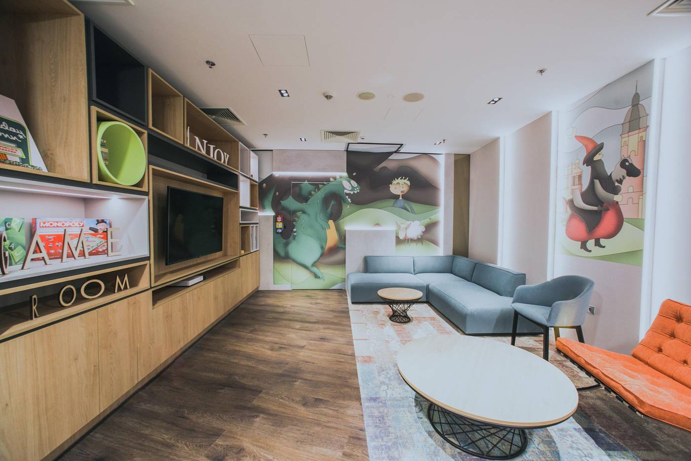 Holiday-Inn-Krakow-City-Centre-Lobby-67