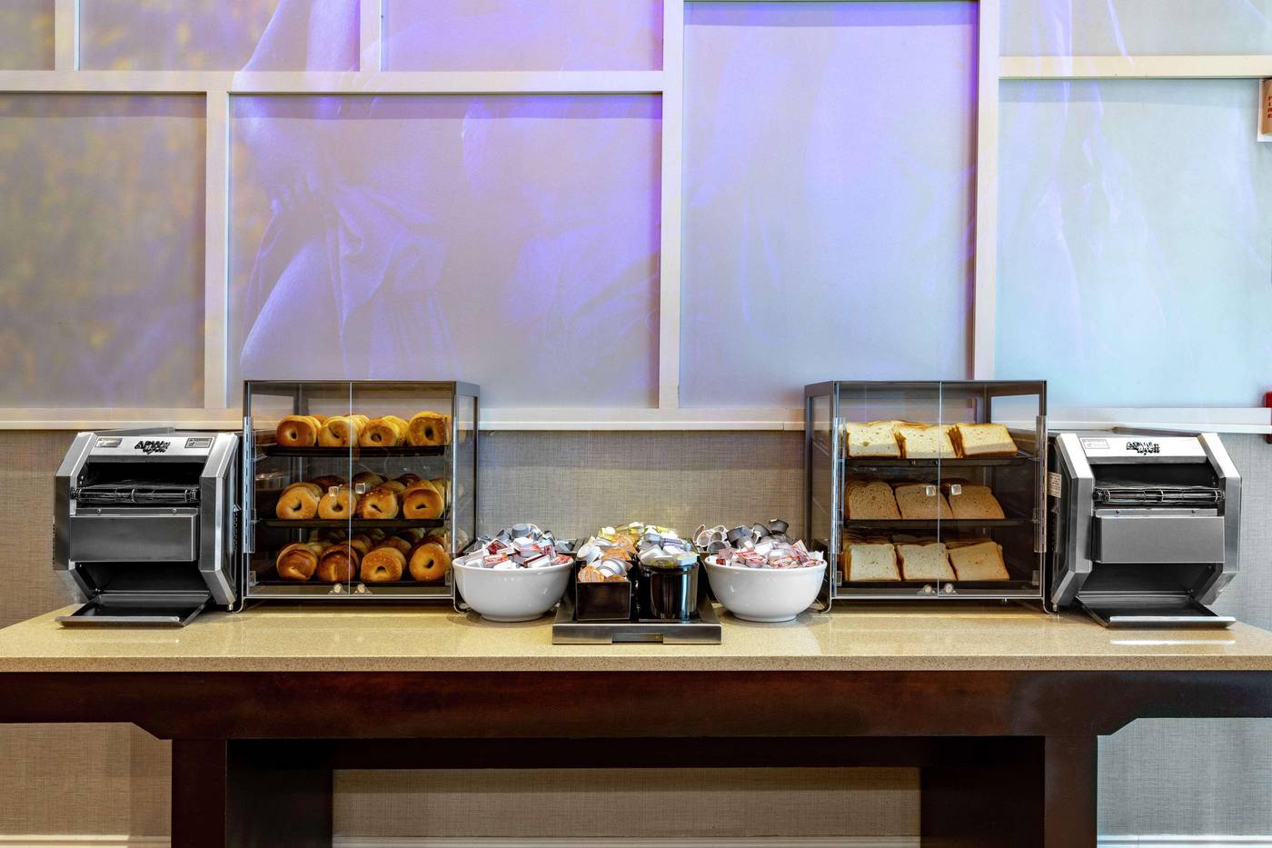 Homewood-Suites-by-Hilton-New-York-Midtown-Manhatt-Restaurant-42