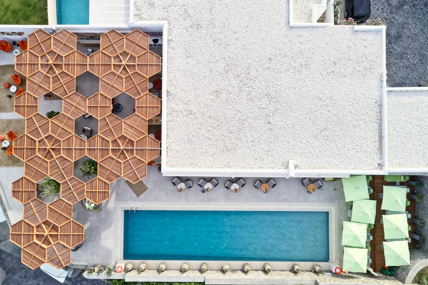 Myconian-Naia---Luxury-Suites-Pool-10