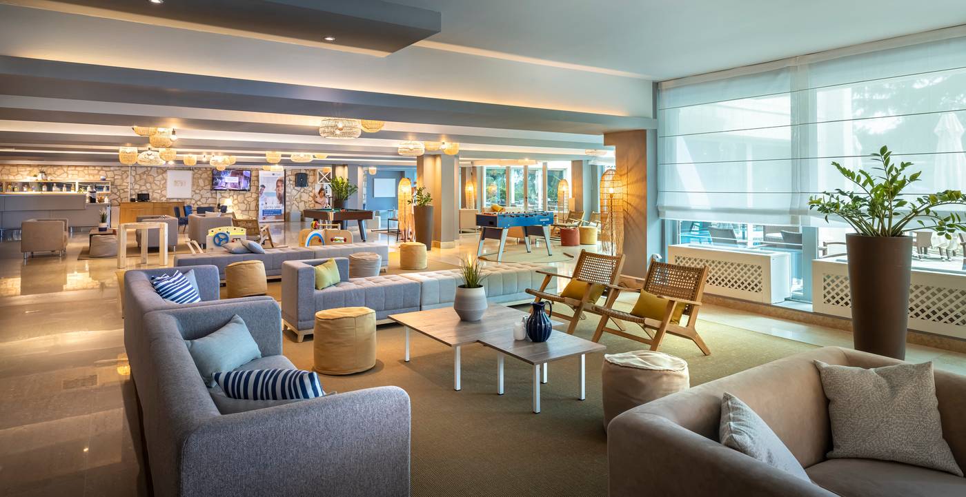 Valamar-Crystal-Hotel-Bar-20