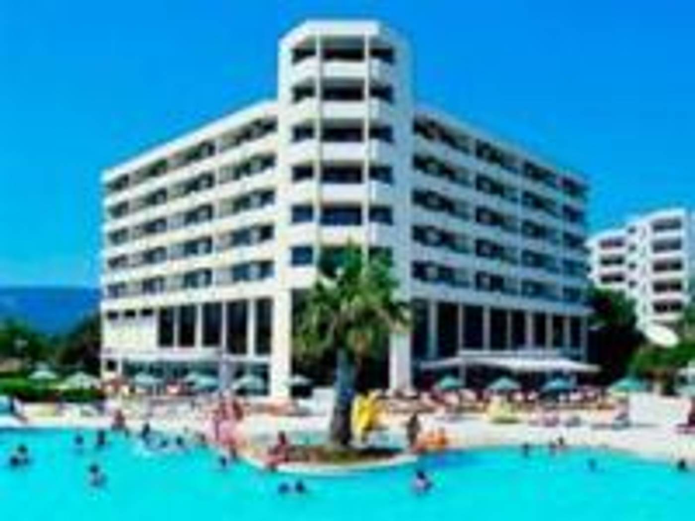 Holiday Resort Hotel