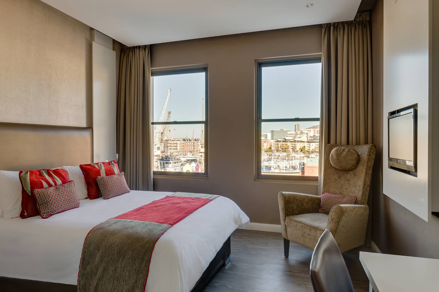 Protea-Hotel-Cape-Town-Waterfront-Breakwater-Lodge-Room-25