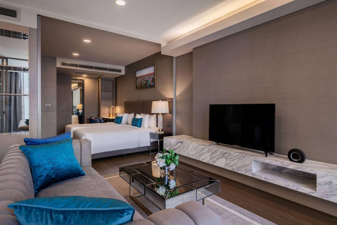 Wyndham-Bangkok-Queen-Convention-Centre-Room-34