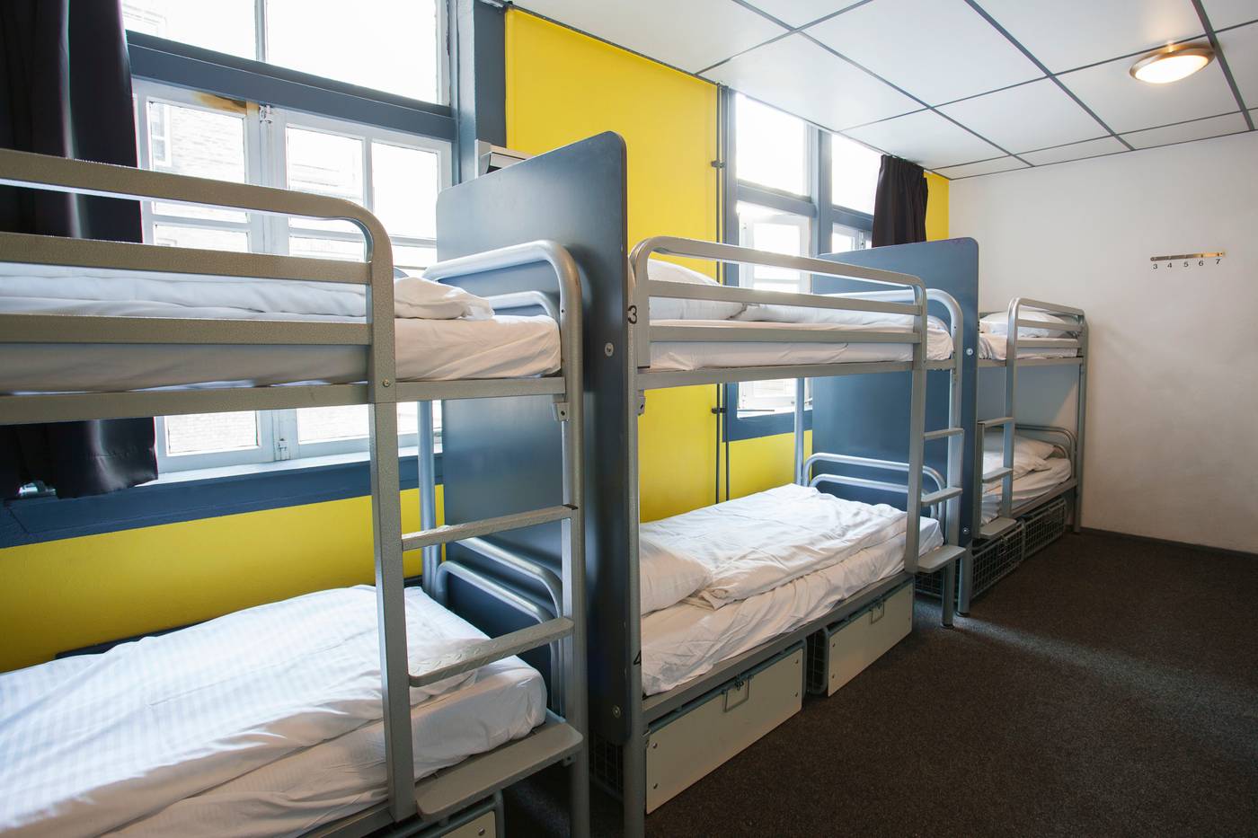 Flying-Pigs-Downtown-Hostel-Amsterdam-Room-12