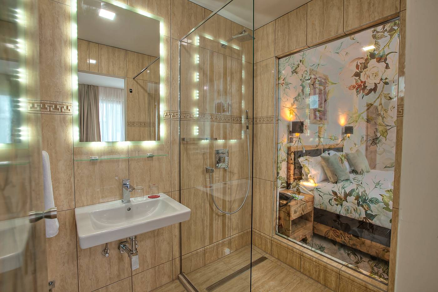 Hotel Aziza-Bosnia & Herzegovina-SARAJEVO-Room-5