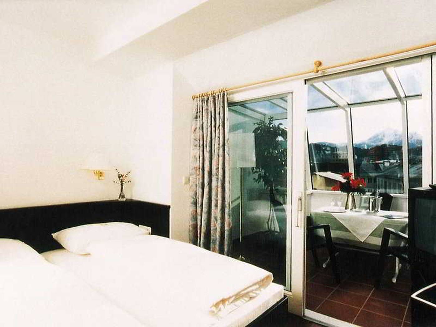 Central-Austria-INNSBRUCK-Room-3