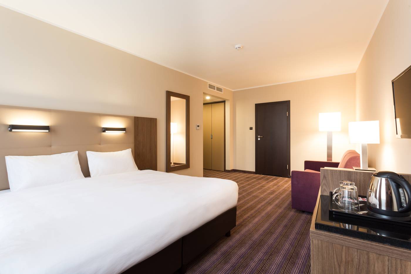 DeSilva Premium Poznan-Poland-POZNAN-Room-10