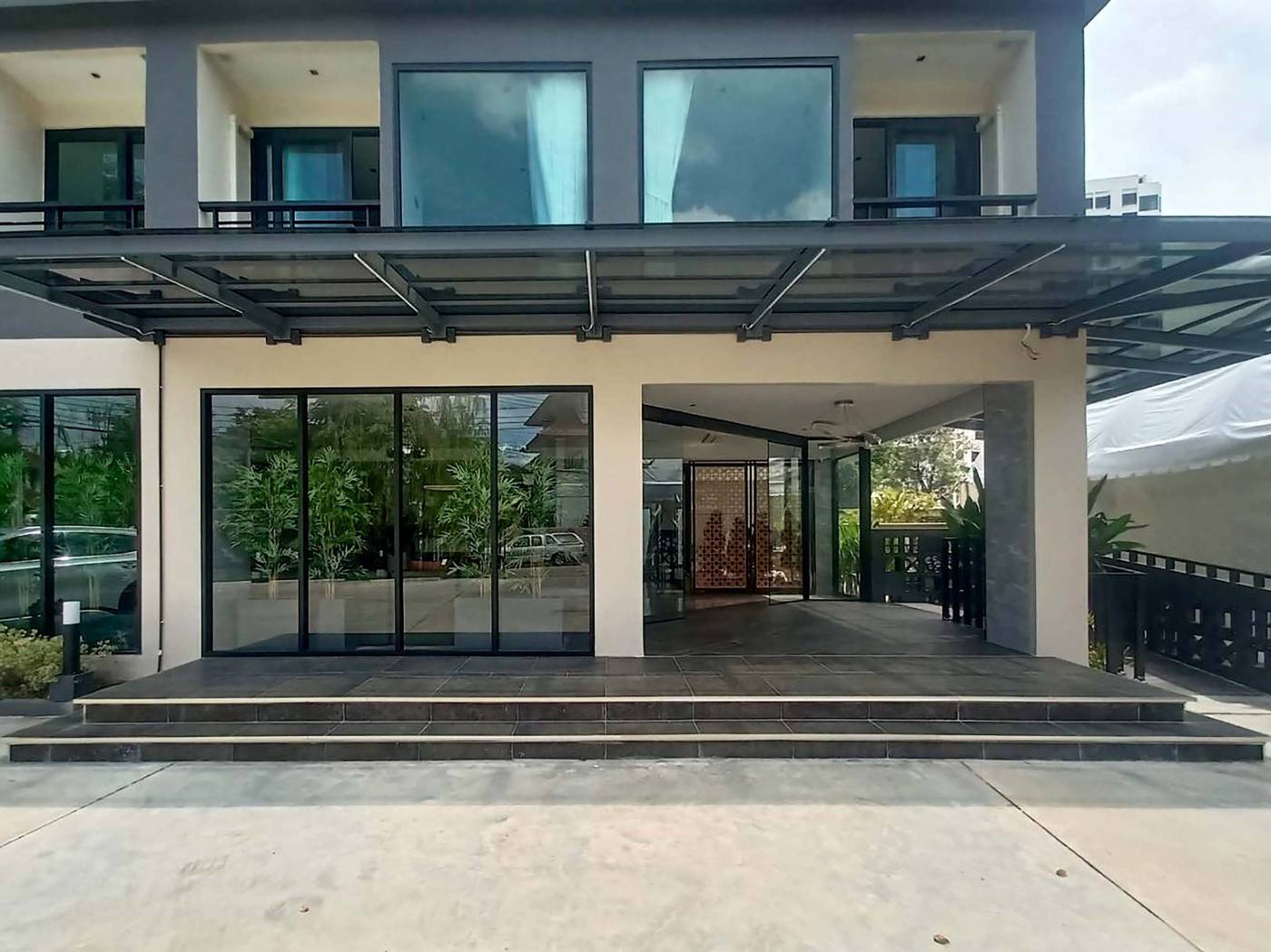 The-9-Residence-Hotel-Lobby-69