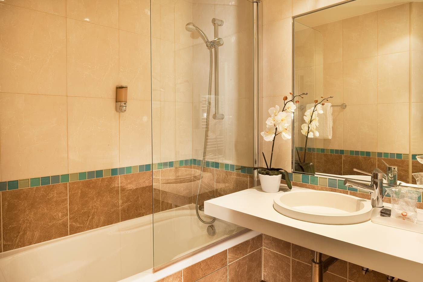 Hotel-Saint-Ferdinand-by-HappyCulture-Room-30