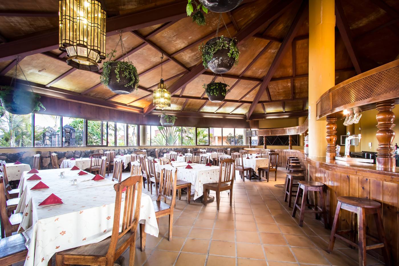 Oasis-Papagayo-Sport---Family-Restaurant-48