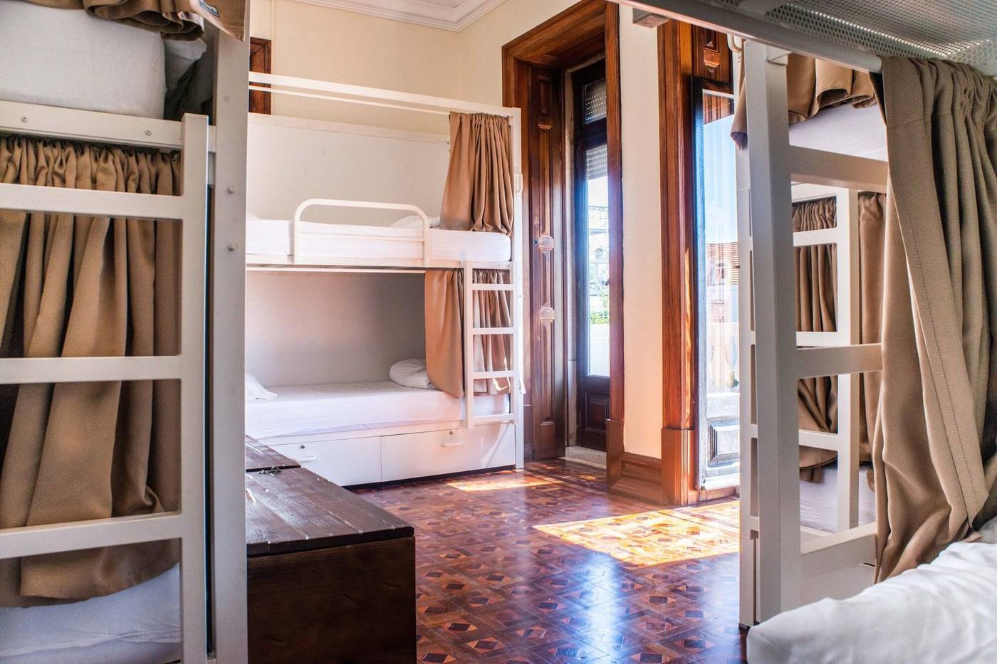 Sant-Jordi-Hostels-Lisbon-Room-24